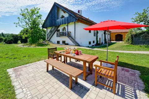 21_hagerhof-chiemsee_fewo_taubenschlag_aussen