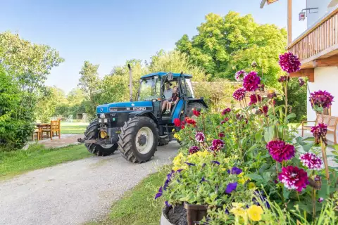 09_hagerhof-chiemsee_traktor
