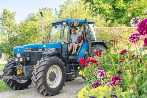 07_hagerhof-chiemsee_traktorbild