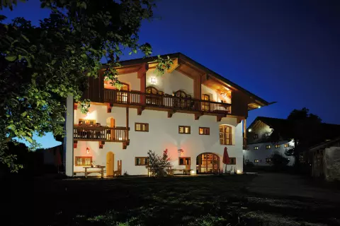 03_hagerhof-chiemsee_hof-nacht