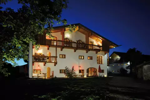 00_hagerhof-chiemsee_hof-nacht