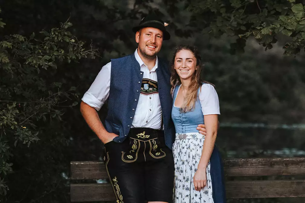Magdalena & Gustl sind die Gastgeber der exklusiven Ferienwohnungen auf dem Bauernhof
