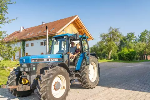 09_hagerhof-chiemsee_traktor