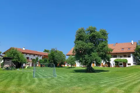 02a_hagerhof-chiemsee_hausansichten