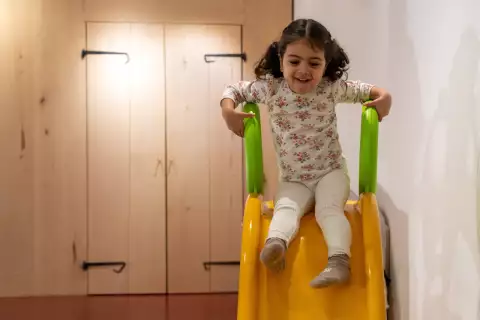 03_hagerhof-chiemsee_solo-kind-rutsche