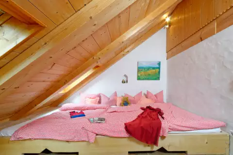 21_hagerhof-chiemsee_getreidekasten_drittes-schlafzimmer